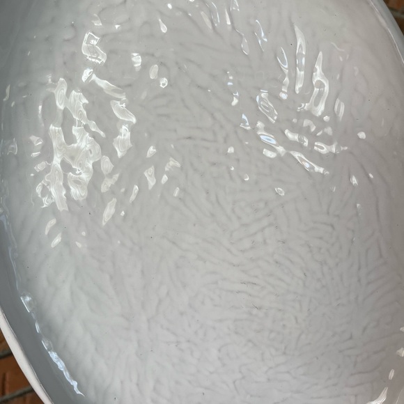 Bizzirri Made in Italy White Hand-painted Terracotta Serving Platter - Picture 3 of 6